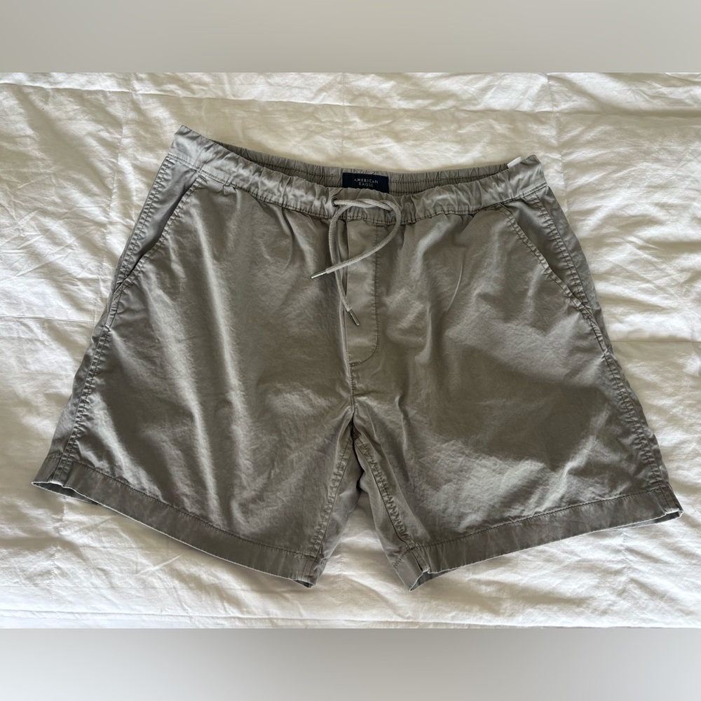 American Eagle men’s flex shorts large grey